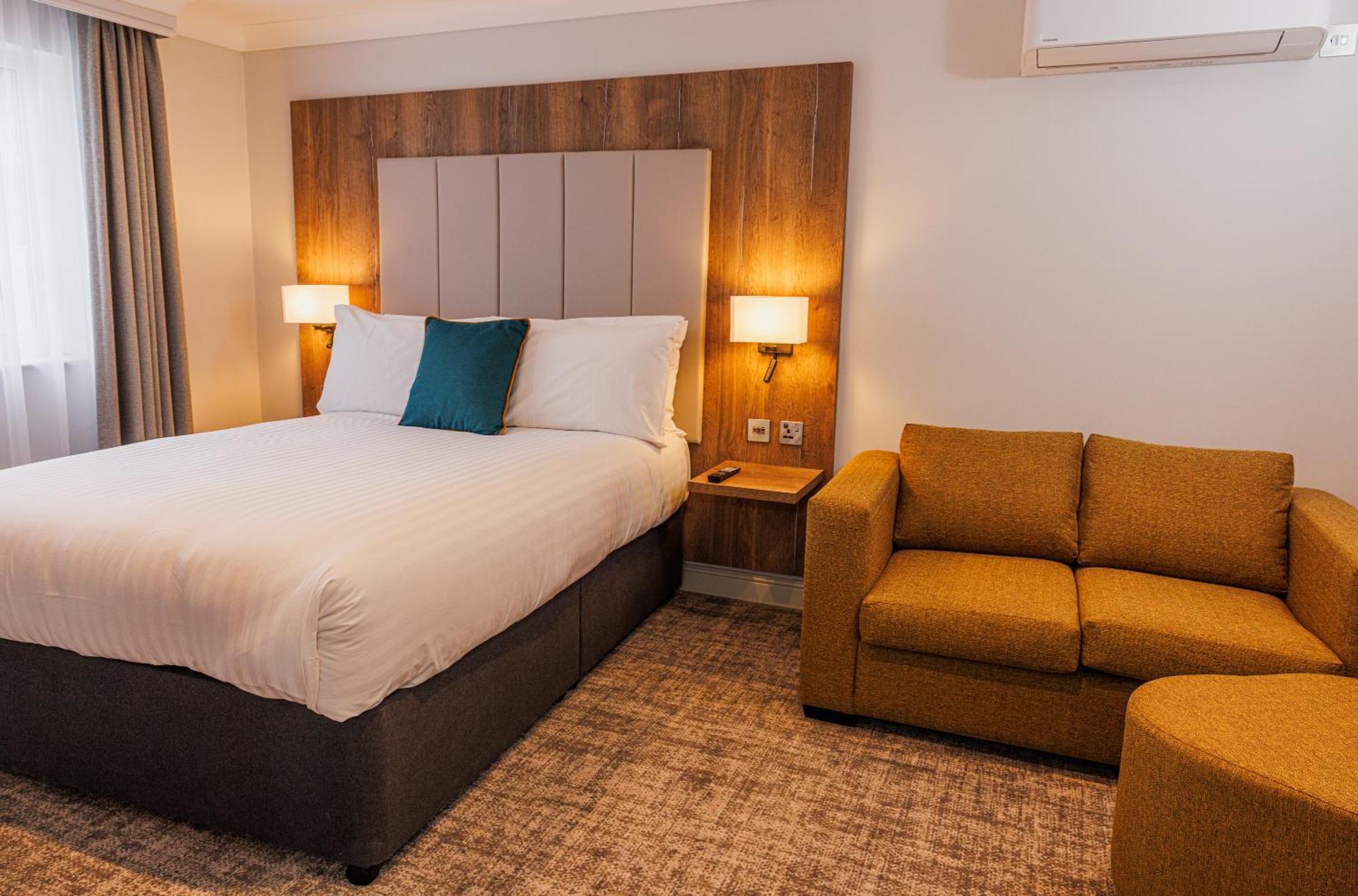 Crowne Plaza East Midlands Airport By Ihg Hotel Derby Exterior photo