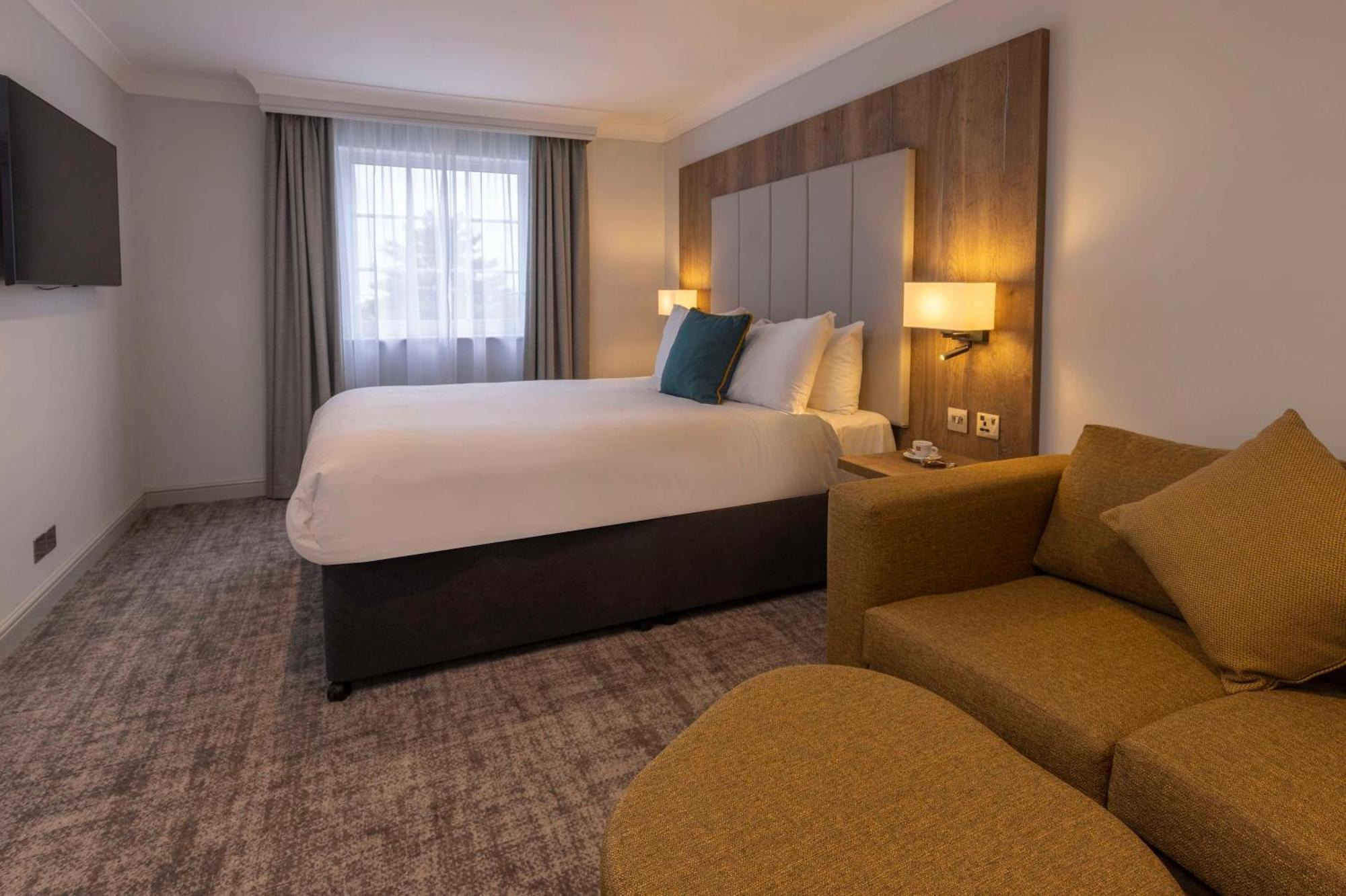 Crowne Plaza East Midlands Airport By Ihg Hotel Derby Exterior photo