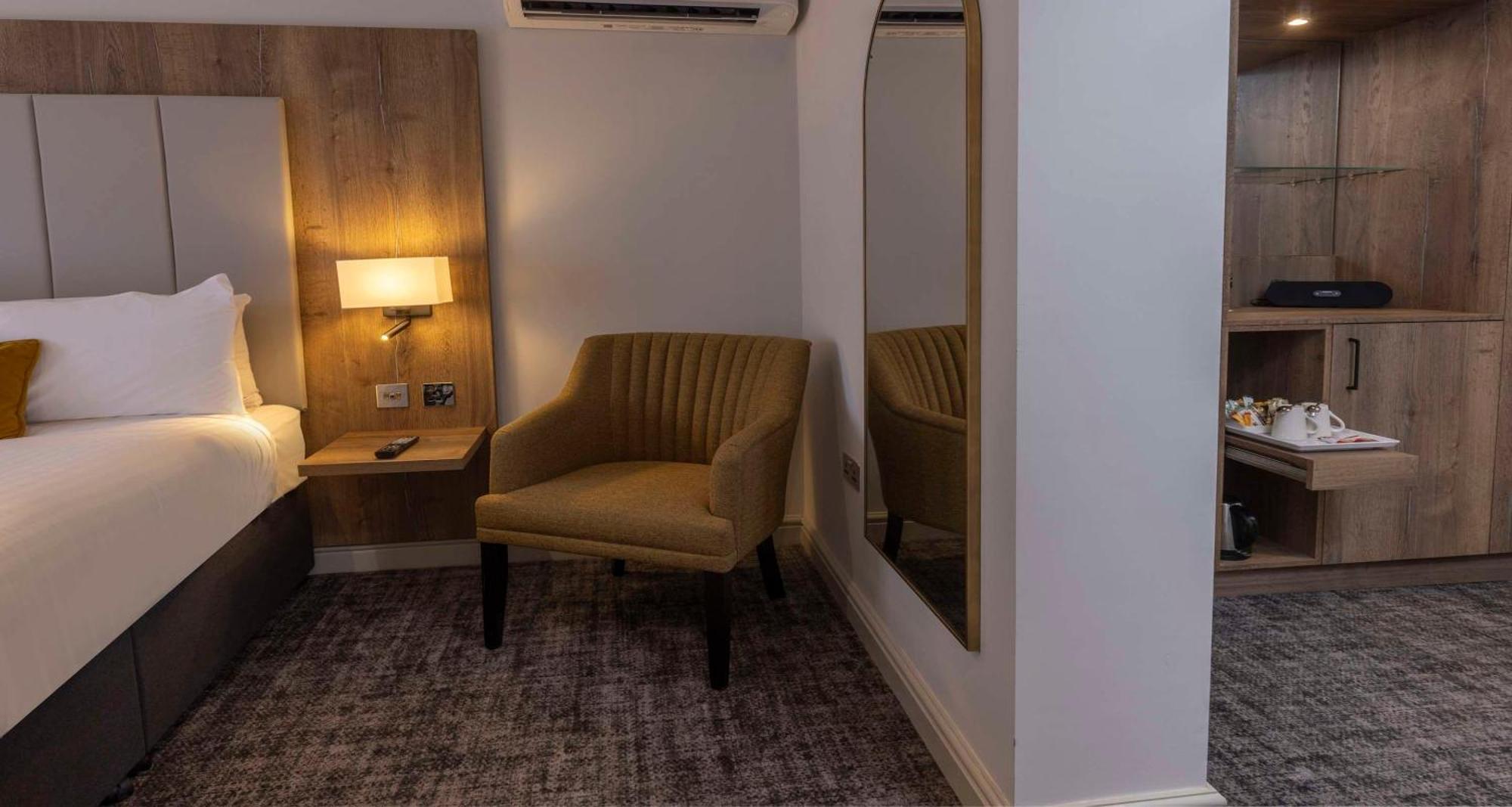 Crowne Plaza East Midlands Airport By Ihg Hotel Derby Exterior photo